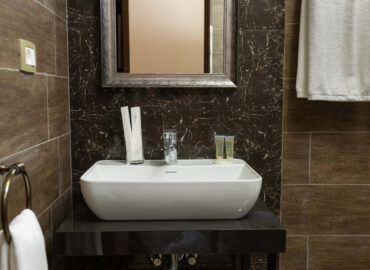 Alaska resort bathrooms