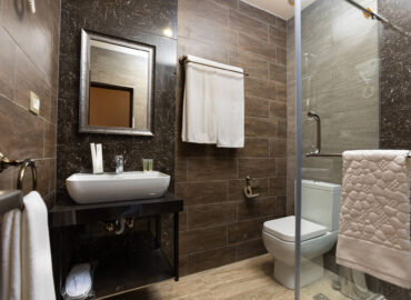 Bathroom of Standard Double Room - ALaska Resort
