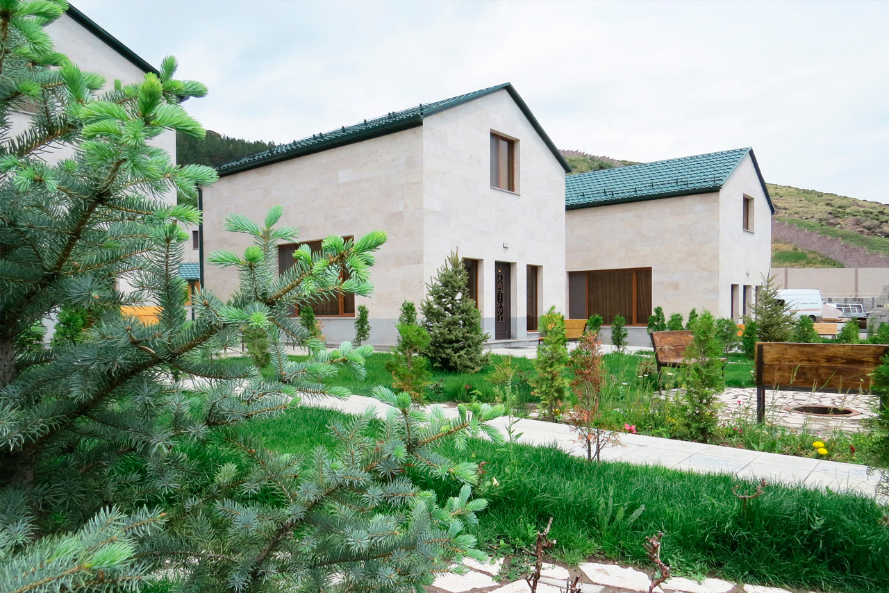 Cottages in Armenia, Tsaghkadzor