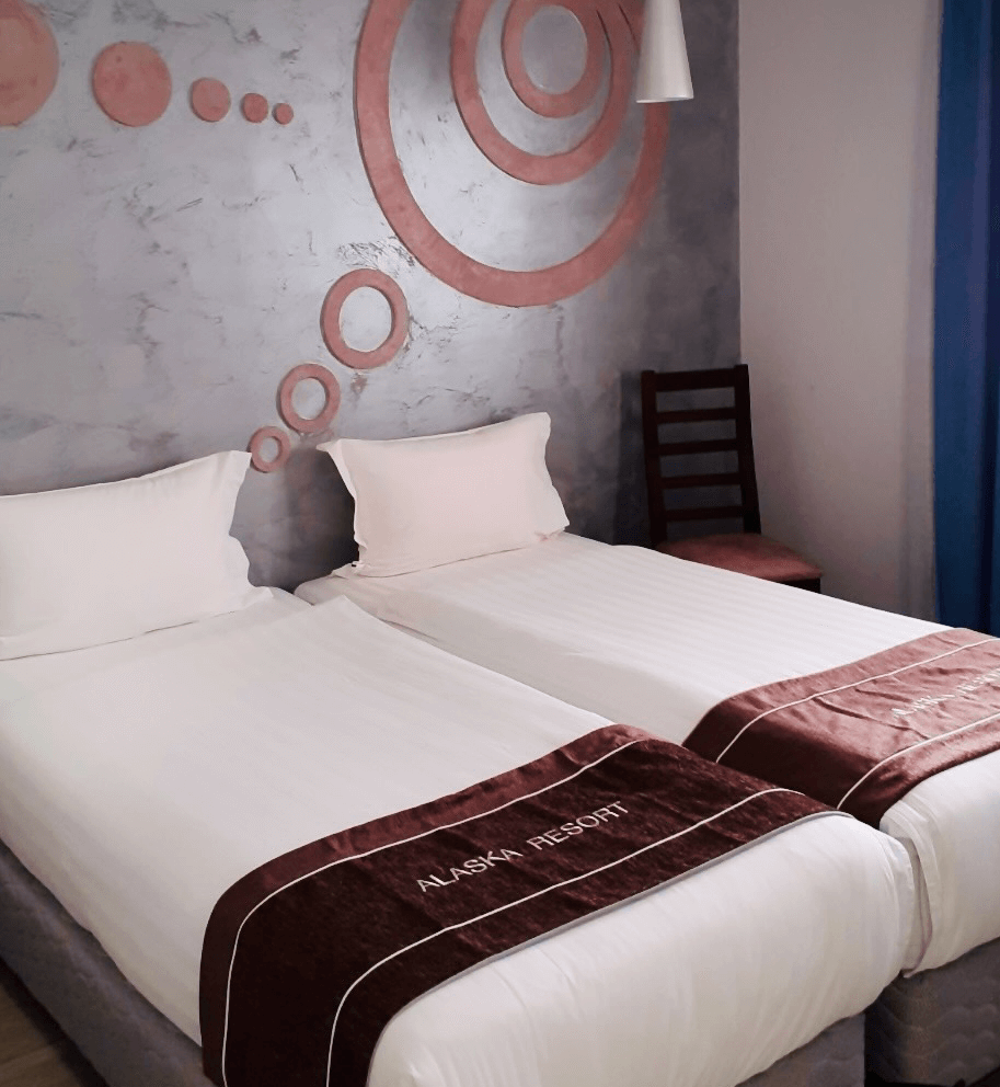 Standard twin room in Alaska Resort