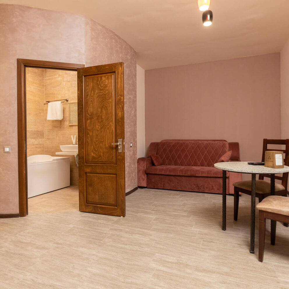 sitting area in superior room