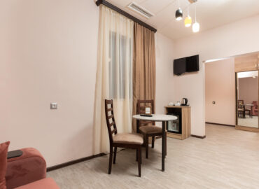 sitting area in superior room - Alaska Resort