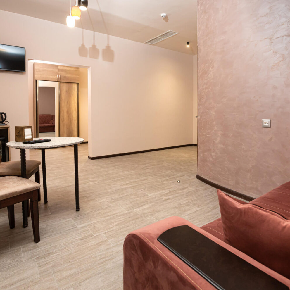 sitting area in superior room